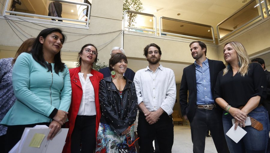El PS se abre a apoyar comisión del CAE tras reunión con la Izquierda Autónoma