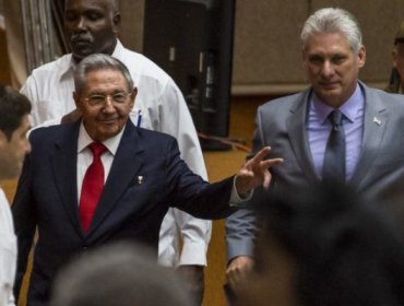 Parlamento cubano elige a Díaz-Canel para reemplazar a Raúl Castro como presidente