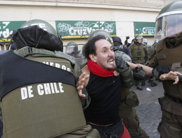 Marcha estudiantil en Santiago dejó un saldo de 180 detenidos, 50 de ellos menores de edad