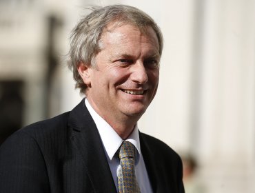 Encuesta Criteria pone a José Antonio Kast como líder de la derecha en futura carrera a La Moneda