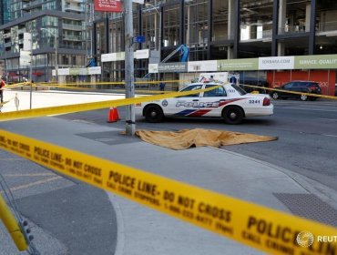 Al menos 9 muertos y 16 heridos después que furgoneta arrolla a transeúntes en Toronto