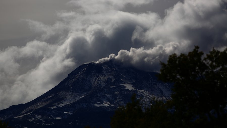 Sernageomin advierte posible erupción de Volcán Nevados de Chillán "en días o semanas"