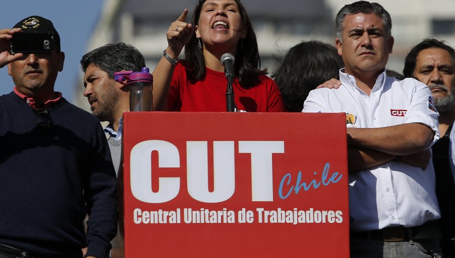 Tradicionales marchas se toman el 1 de Mayo en Santiago: La CUT irá por la Alameda