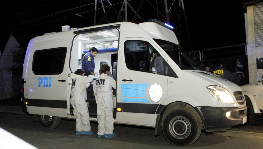 Hombre aparece muerto dentro de camioneta en Quebrada de Macul