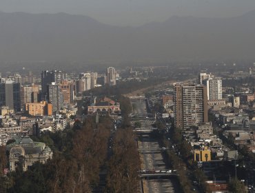 Vuelve la restricción vehicular a Santiago: Además restricciones para el uso de la leña