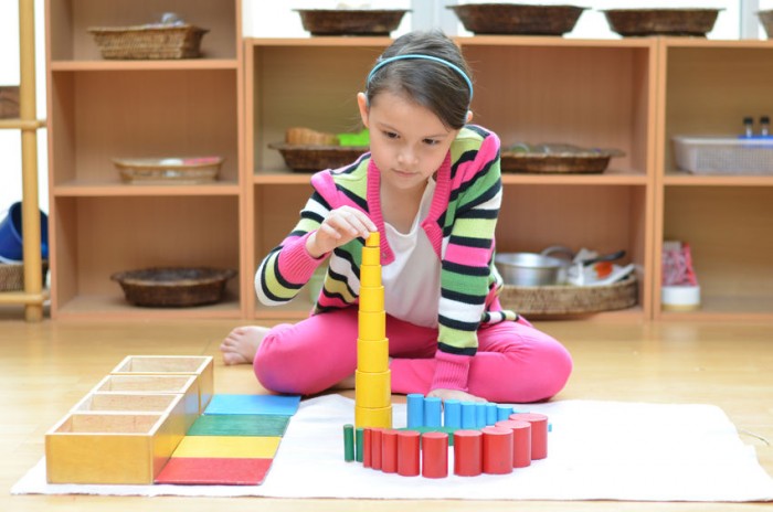 ¿Quieres lograr la independencia de los niños a través de la educación? Hazte especialista en Montessori