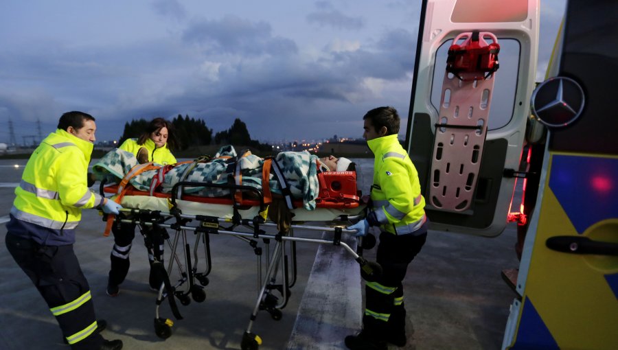 Ejército reporta una víctima fatal en el volcamiento de bus en Los Lagos