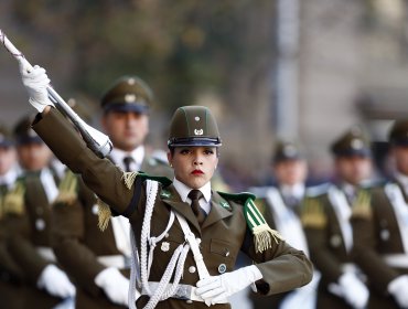 Carabinera hace historia en La Moneda: Por primera vez una mujer es tambor mayor de Orfeón Nacional