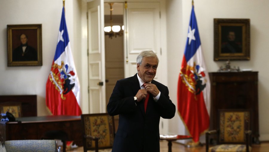 Aprobación a Presidente Piñera subió al 54% en abril, según encuesta Adimark