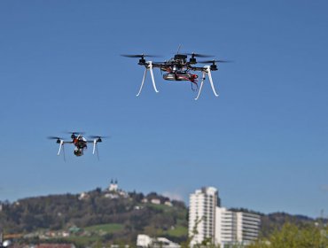 ¿Quién vigila a los vigilantes? Criminales usan un enjambre de drones contra el FBI