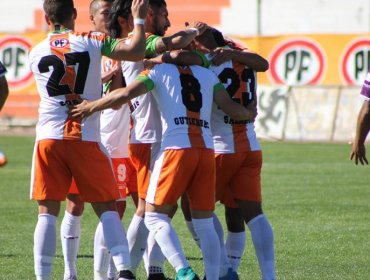 Cobresal remontó en El Salvador y se clasificó a segunda ronda de Copa Chile