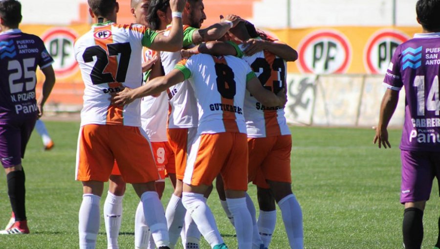 Cobresal remontó en El Salvador y se clasificó a segunda ronda de Copa Chile