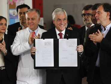 Piñera lanza comparador de precios y anuncia venta de remedios en supermercados