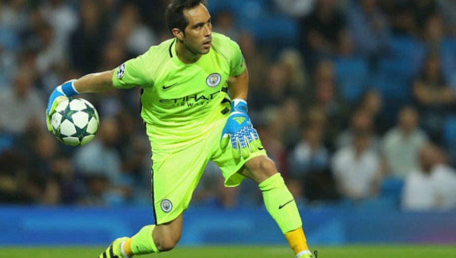 Claudio Bravo volvió a ser titular en la Premier con el City en triunfo ante el Brighton