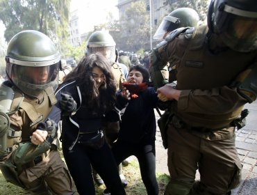 Balance de Carabineros: 52 detenidos tras “pingüinazo” de la Cones en Alameda