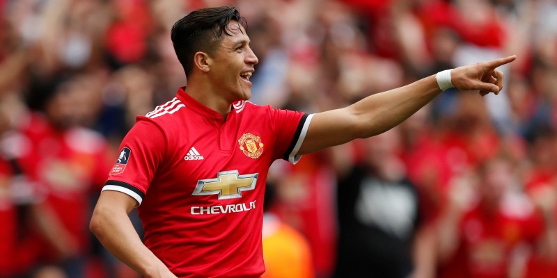 Alexis fue el rostro principal en presentación de tercera camiseta del Manchester United