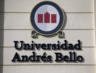 Universidad Andrés Bello inicia sumario a decano de Derecho por acoso sexual