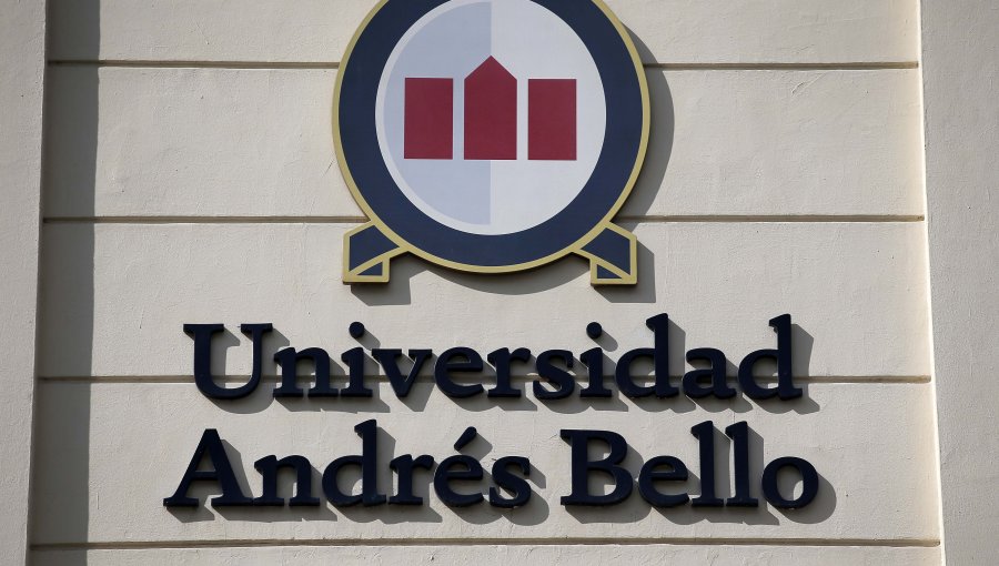 Universidad Andrés Bello inicia sumario a decano de Derecho por acoso sexual