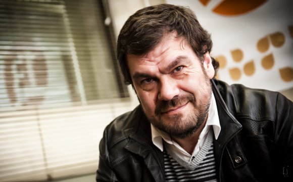 Abuso Sexual: Director de Teleseries Herval Abreu es citado a declarar por Fiscal de Las Condes