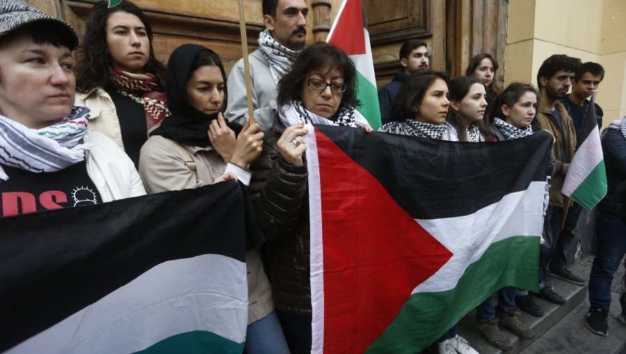 Estudiantes se manifiestan por violencia contra pueblo palestino