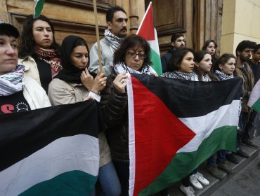 Estudiantes se manifiestan por violencia contra pueblo palestino