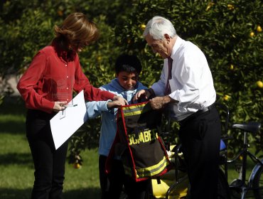 Piñera celebra Día Internacional del Reciclaje premiando al “Niño Planeta”