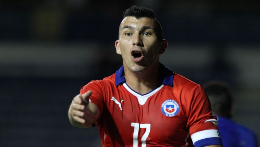 Rueda entregó nomina de jugadores para amistosos: Gary Medel va como el referente