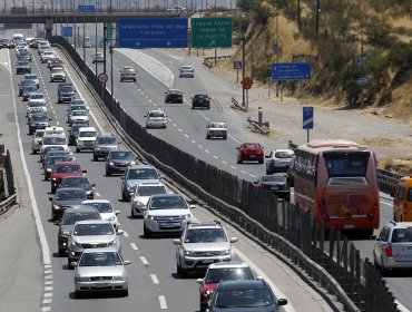 Fin de semana largo: Más de 150 mil vehículos ya han salido de Santiago