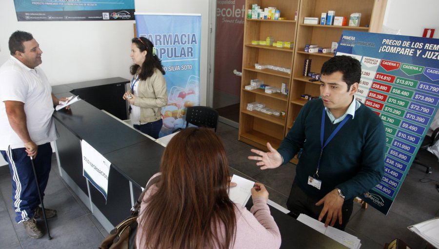 Algo huele mal en Farmacia Popular de Recoleta: Contraloría revela irregularidades en gestión
