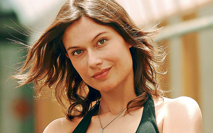 Denuncian nuevos "casting" subidos de tono: Catherine Mazoyer tuvo que posar en Topless para una serie