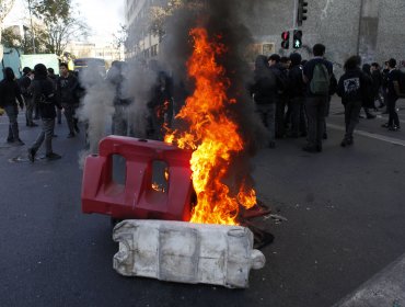 Fuerzas Especiales irrumpe en Instituto Nacional y detiene a 10 estudiantes