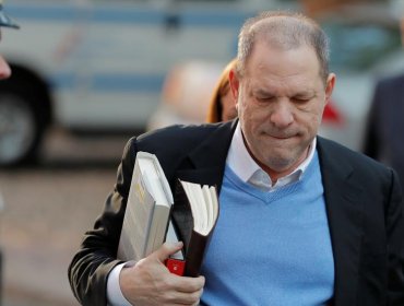 Harvey Weinstein se entrega en una comisaría de Nueva York