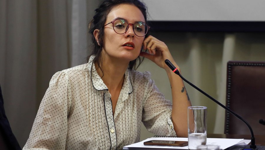 Camila Vallejo criticó rol de isapres en agenda de género