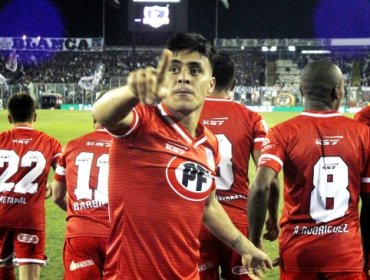 Unión La Calera derribó a Colo Colo con un brillante Fernández y sigue apuntando alto