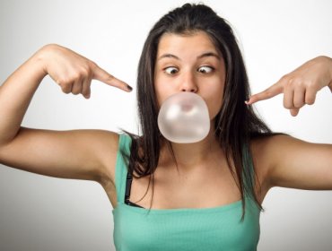 ¿Adelgazar comiendo chicle? Científicos revelan un sencillo método