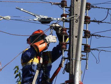 62.515 clientes sin electricidad entre las regiones de Valparaíso y Biobío