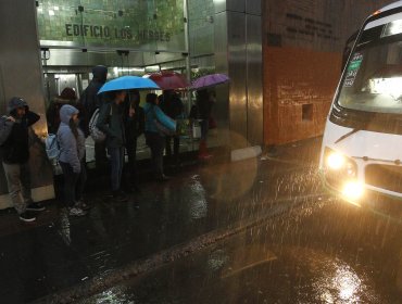 Llueve intensamente en todo el litoral de la Región de Valparaíso