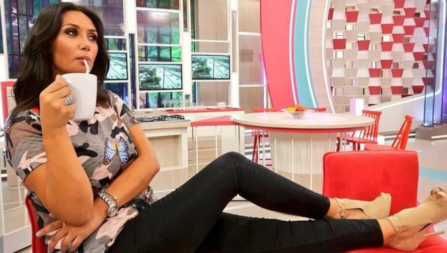 ¡ Arde Chilevisión ¡: Pamela Díaz sale del matinal, guarda silencio y se concentra en su late