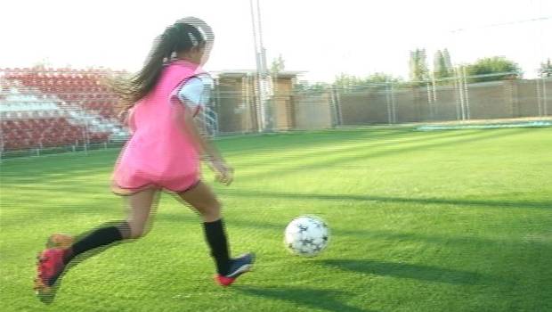 Instructor de Escuela de Fútbol Femenino abusó y violó a pequeña alumna de 13 años