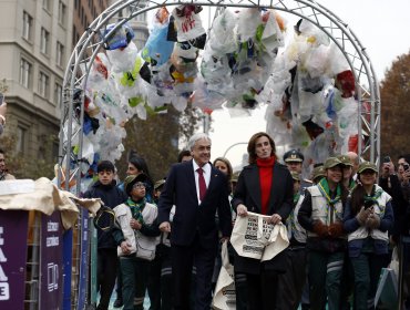 Piñera por bolsas plásticas: “Chile está dando muestra de ser país responsable"