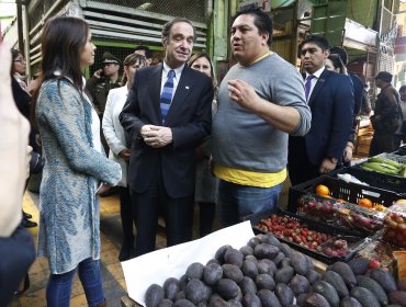 Hernán Larraín en Mercado Cardonal de Valparaíso: “Es importante estar cerca de la gente"