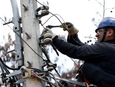 Enel Distribución reportó 3.700 clientes sin servicio en la Región Metropolitana