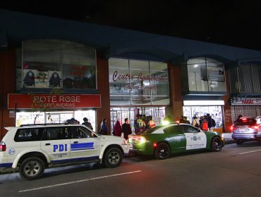 Hombre dispara contra dos mujeres y se suicida en galería Caracol de Concepción