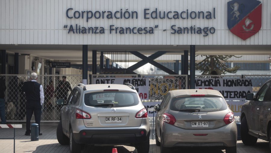 Sancionan a Colegio Alianza Francesa por mal manejo de caso de alumno que se suicidó