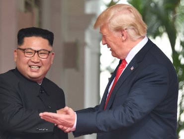 Trump ofrece detener ejercicios militares en Corea tras histórica cumbre con Kim