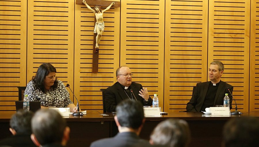 Enviados papales participan en seminario religioso de prevención de abusos