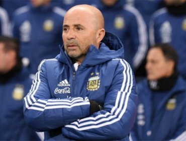 Prensa argentina asegura que a Sampaoli le armaron el equipo contra Islandia