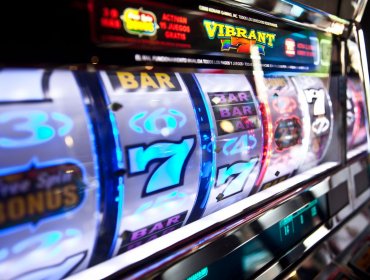 Casinos populares: Máquinas se concentran en sectores pobres y de mayor delincuencia