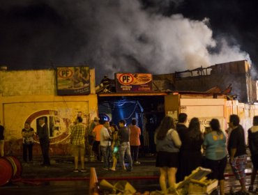 Incendio dejó cuantiosas pérdidas en Vega Central de Antofagasta