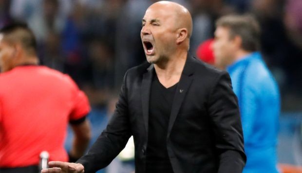 Prensa argentina dice que plantel se "amotinó" y exigió salida de Sampaoli